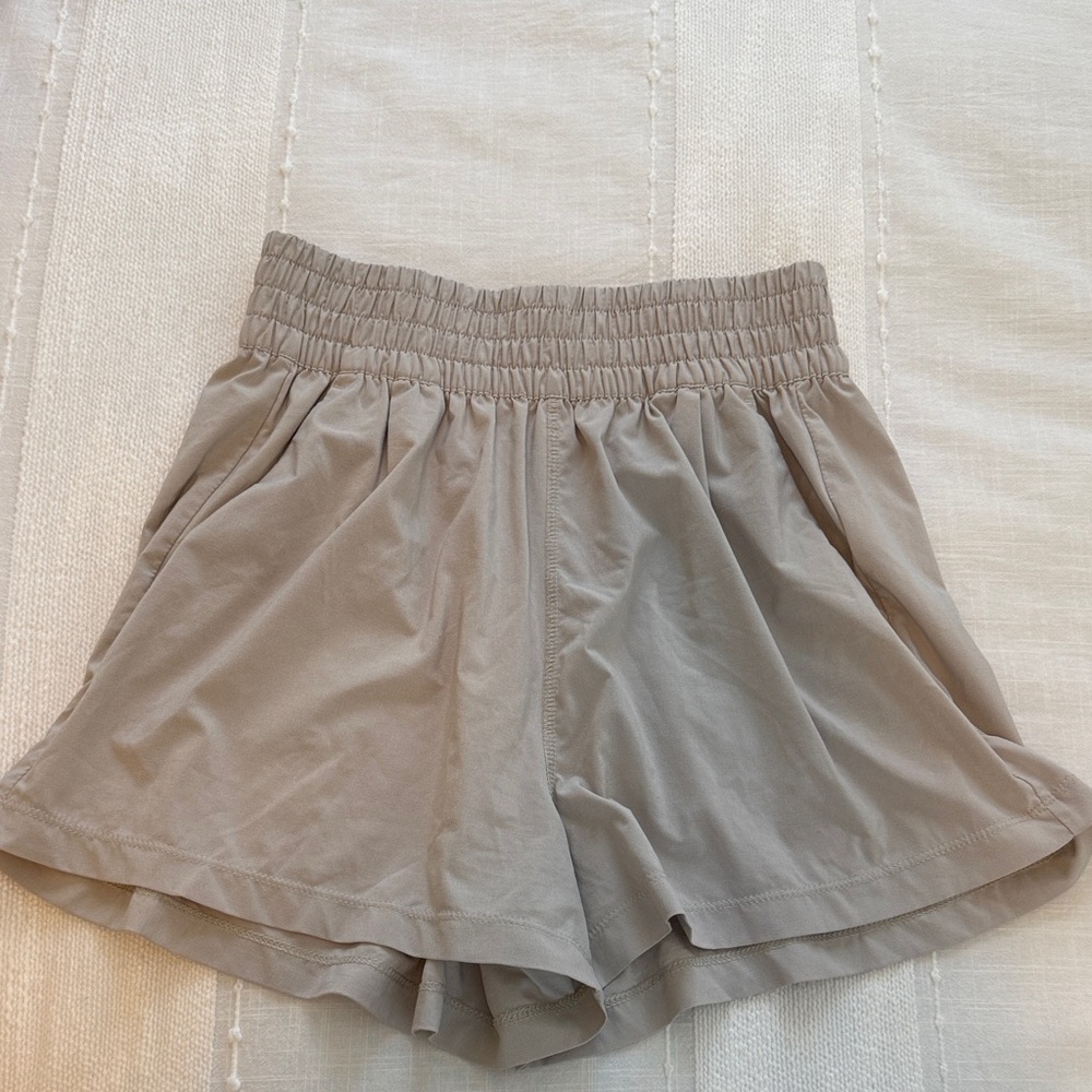 VUORI VILLA SHORTS BONE SIZE SMALL
